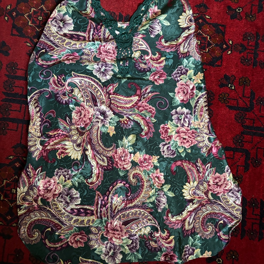 Floral Paisley Sleeveless nighty like new